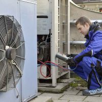 mechatronikerfuerkaeltetechnik_01.jpg